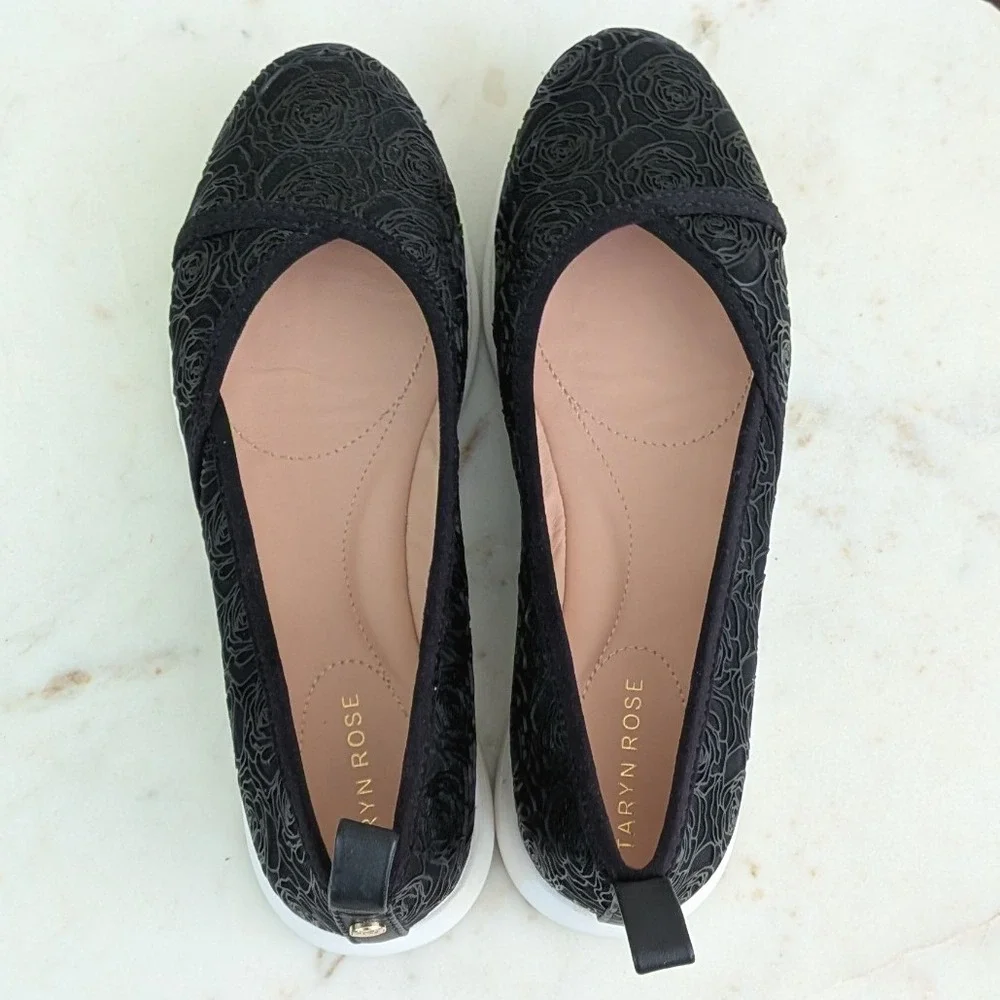 Taryn Rose Bobbi Black Floral Rose Slip On Sneakers‎ Womens 7.5B 34TR0815